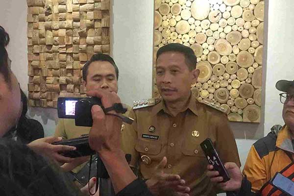 Pj Wali Kota Malang mengajak seluruh peserta bersama-sama meningkatkan investasi di Kota Malang. (afi) - Pj Wali Kota Malang Berharap Kemudahan Perizinan Dapat Meningkatkan Investasi