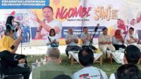 Pj Wali Kota Malang saat Ngombe STMJ bersama masyarakat di Kelurahan Tunjungsekar. (afi) - Ngombe STMJ di Tunjungsekar, Pj Wali Kota Malang Siap Tindaklanjuti Keluhan Masyarakat Lowokwaru