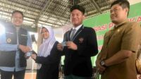Jemput Bola Dispendukcapil, Pj Wali Kota Ajak Siswa SMAN 8 Malang Mencoblos di Pilkada 2024