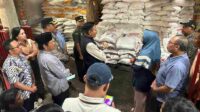 Tinjau Dua Kios Pupuk Bersubsidi, Pj Wali Kota Malang Pastikan Stok dan Distribusi Aman