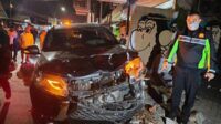 Proses olah TKP oleh pihak kepolisian atas kejadian kecelakaan di Jalan Mayjen Panjaitan. (ist) - Polisi Bantah Driver Pajero Laka Mayjen Panjaitan Kabur Tinggalkan Kendaraan