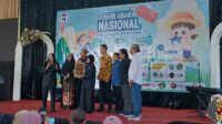 Prosesi pelepasan burung sebagai simbol kemerdekaan hak-hak anak, dalam peringatan HAN 2024 di Batu. (ist) - Peringatan Hari Anak Nasional 2024 di Kota Batu Bertekad Wujudkan Anak Terlindungi