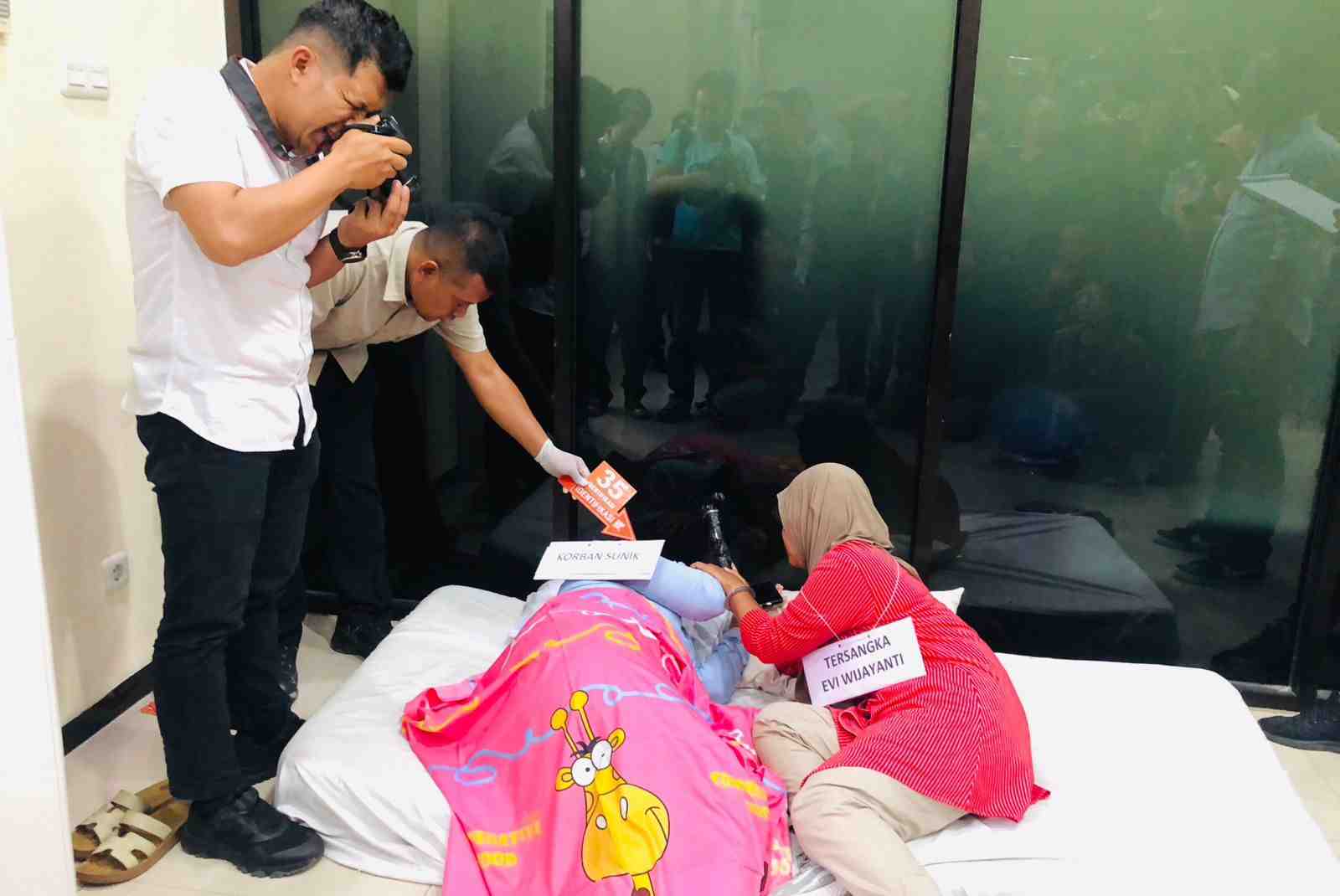 Pelaku Pembunuhan IRT Pakis Peragakan 45 Adegan Saat Ia Habisi Korbannya