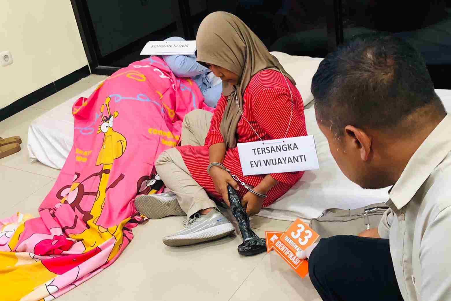 Pelaku Pembunuhan IRT Pakis Peragakan 45 Adegan Saat Ia Habisi Korbannya