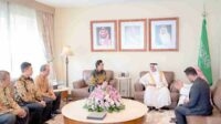 Rektor UB memperkenalkan UB kepada Duta Besar Arab Saudi. (ist) - Kunjungi Kedutaan Besar Arab Saudi, UB Siap Jajaki Kerja Sama Strategis