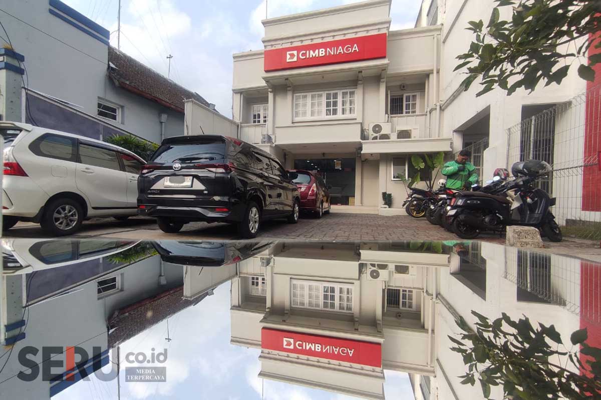 Salah satu kantor Bank CIMB Niaga di Malang, jadi jujugan driver Grab. (rhd) - Optimalkan Layanan Digital, CIMB Niaga Targetkan Peningkatan Nasabah Komunitas Seiring Pertumbuhan Ekonomi Daerah