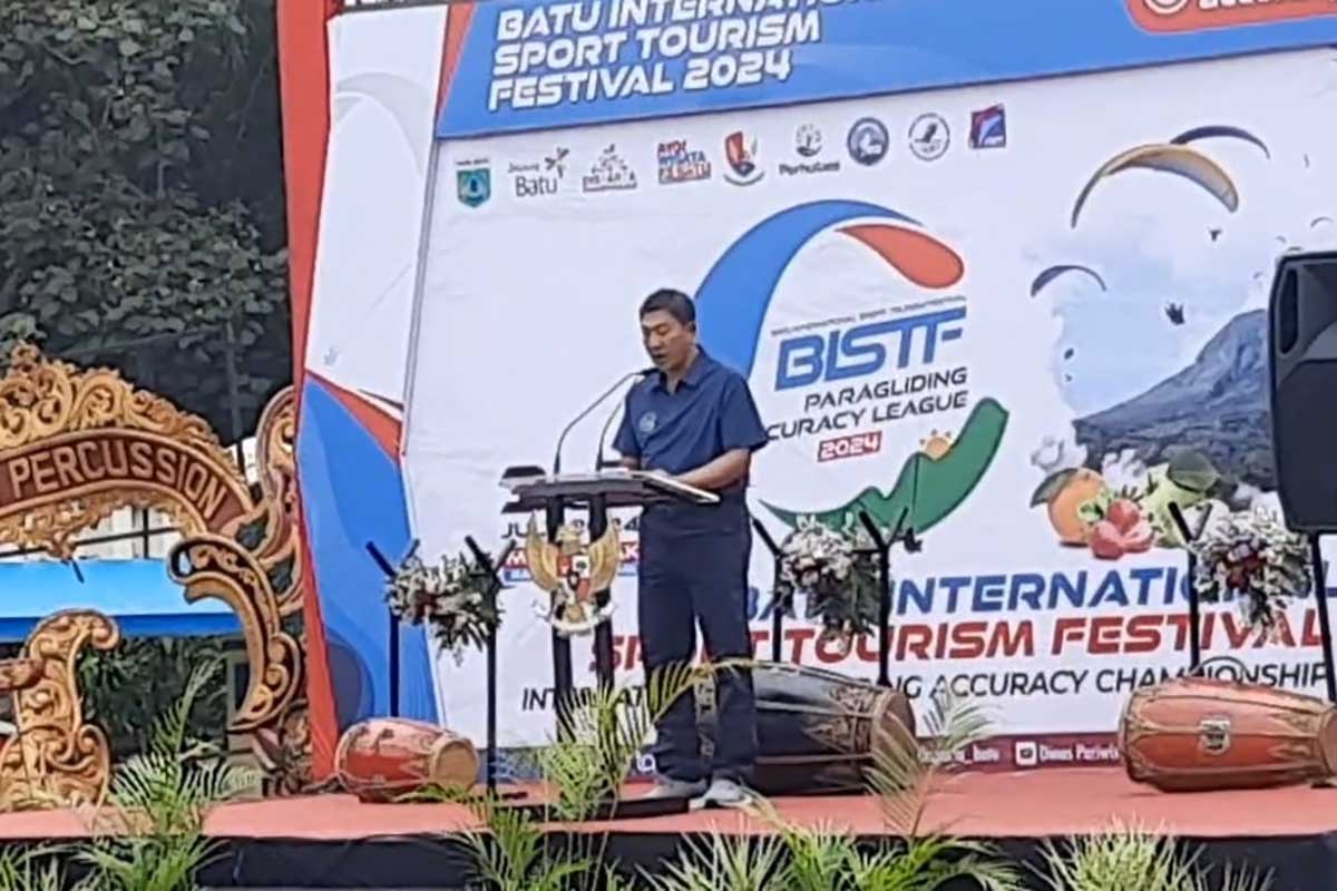 Sambutan Danlanud Abdulrachman Saleh Malang selalu Ketua FASI Daerah Jatim. (Seru.co.id/dik) - Ketum FASI Jatim Buka BISTF Paragliding Accuracy League 2024 dan IPAC 4th Series Disparta Batu