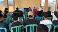 Sosialisasi kepada pemuda dan masyarakat di Balai Desa Malangsuko, Kecamatan Tumpang. (wul) - Kecamatan Tumpang dan Poncokusumo, Jadi Sasaran Sosialisasi Gempur Rokok Ilegal