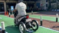Tes praktik dalam pengajuan SIM. (ist) - Hingga Pertengahan Tahun 2024, Pemohon SIM D Sudah Sebanyak Lima Orang