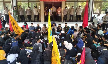 Aliansi Mahasiswa Nganjuk Datangi Gedung DPRD, Kawal Putusan MK