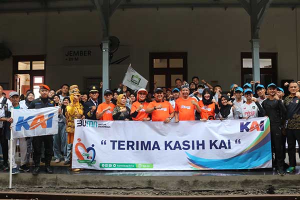 Angkutan kereta api gratis peserta Tajemtra Tahun 2023 lalu. (Seru.co.id/amb) - Peserta Gerak Jalan Tajemtra Bisa Naik Kereta Api Gratis dari Stasiun Jember