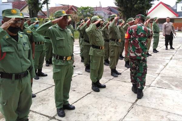 Babinsa Sukun Latih PBB Linmas Pisangcandi