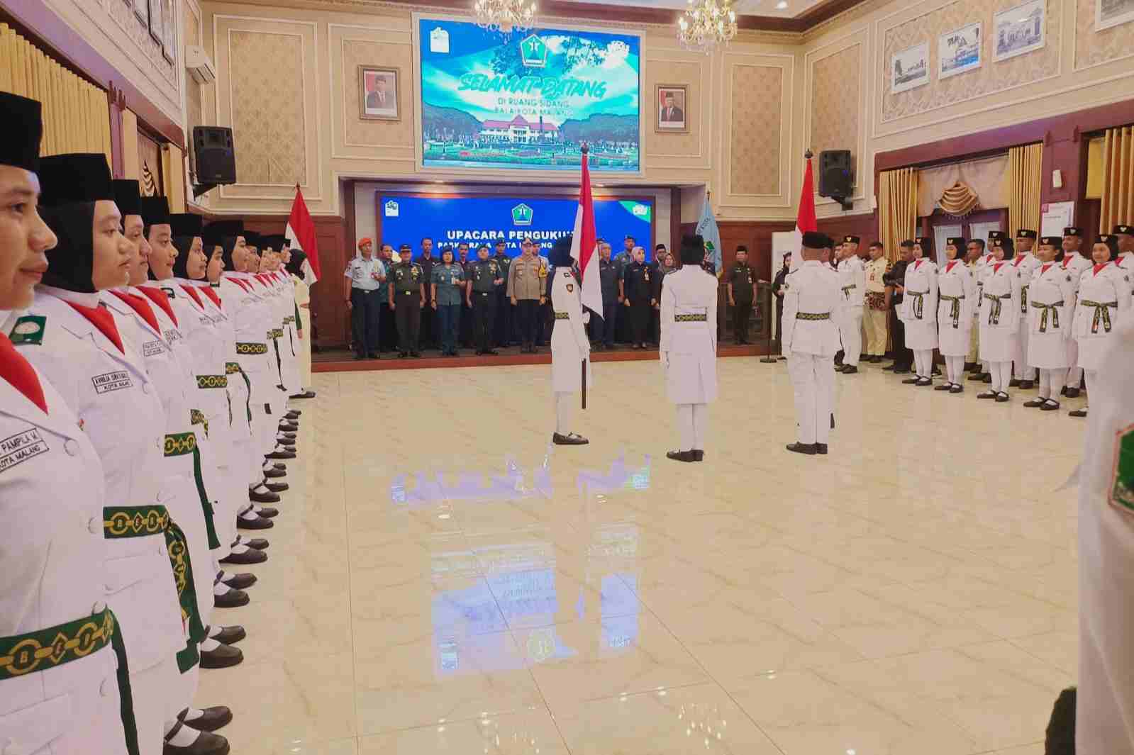 Dandim 0833 Kota Malang Hadiri Pengukuhan Paskibraka Kota Malang