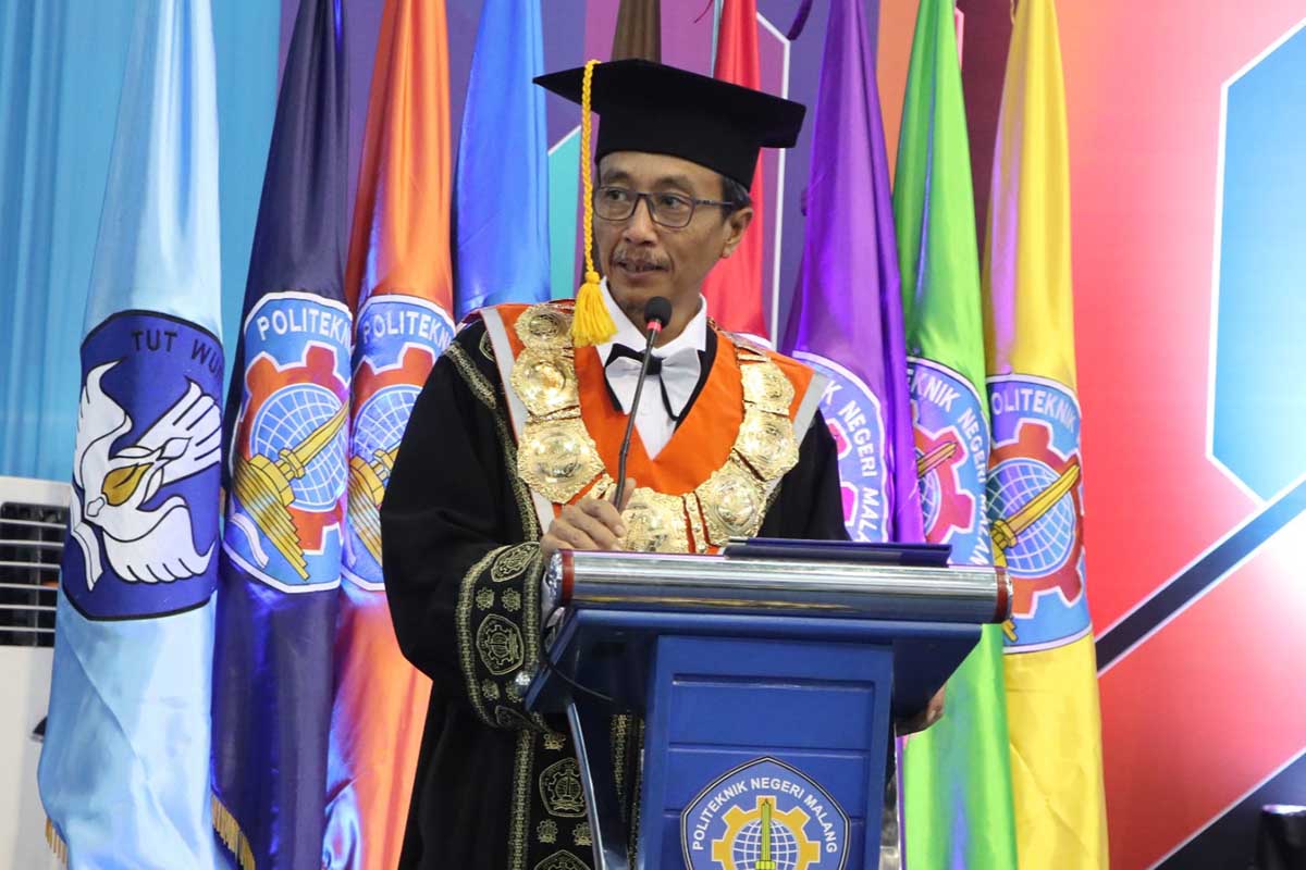 Direktur Polinema, Ir Supriatna Adhisuwignjo ST MT menyampaikan pidato sambutannya. (ist) - Polinema Lepas 733 Wisudawan pada Wisuda ke-65 Tahap I, Diikuti Mahasiswa Joint Degree