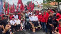 Daftar ke KPU ErJi Naik Becak Dikawal Ribuan Relawan dan Simpatisan