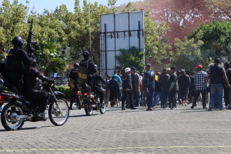 Kapolres Batu Kerahkan Dalmas dan Sat Brimob, Redam "Aksi Amuk Massa"