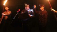 Kapolres Pamekasan saat gelar Renungan Suci di Makam Taman Pahlawan. (SERU.co.id /udi) - Momen Khidmat Renungan Suci Polres Pamekasan Memperingati HUT RI ke-79