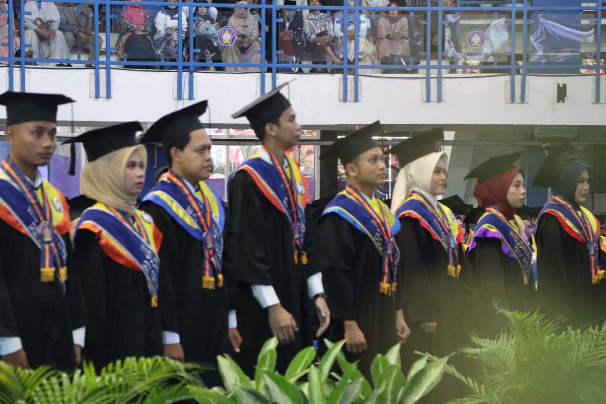 Para wisudawan-wisudawati terbaik Polinema tahap I. (ist) - Polinema Lepas 733 Wisudawan pada Wisuda ke-65 Tahap I, Diikuti Mahasiswa Joint Degree
