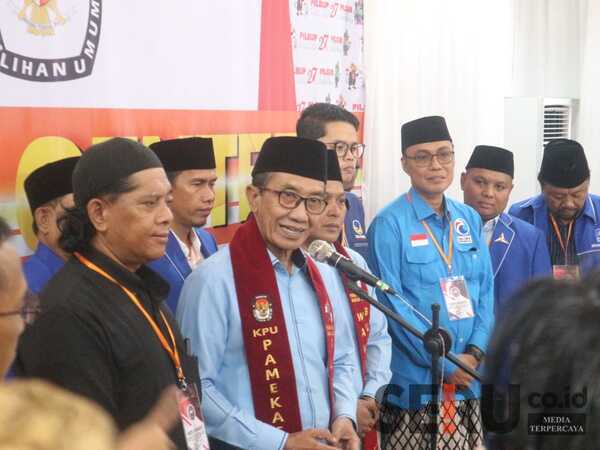 K. Khalilur Pendaftar Pertama Bakal Calon Bupati Pamekasan ke KPU