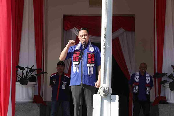 Pj Wali Kota Malang ajak para ASN berkolaborasi untuk menghadirkan pelayanan terbaik bagi masyarakat. (ist) - Hari Pertama Masuk Kerja, Pj Wali Kota Malang Pimpin Apel dan Ajak ASN Kolaborasi