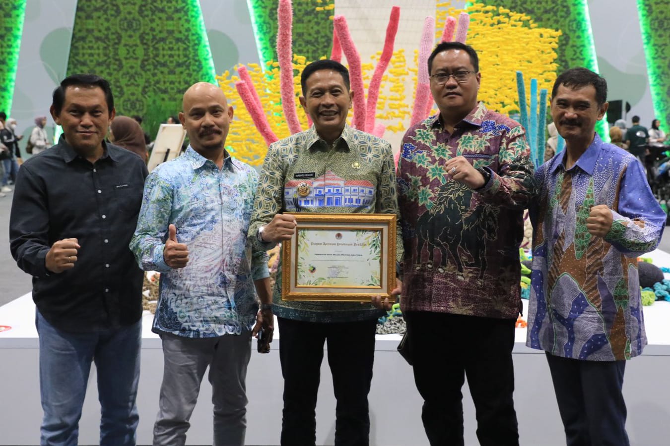 Pj Wali Kota Malang Dianugerahi Apresiasi Pembinaan Proklim 2024 1 Pj Wali Kota Malang Dianugerahi Apresiasi Pembinaan Proklim 2024