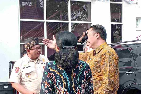 Pj Wali Kota Malang saat memberikan beberapa masukan kepada Kepala Satpol-PP. (afi) - Pj Wali Kota Malang Soroti Isu Prioritas di Empat OPD, Bertekad Tuntaskan Secepatnya