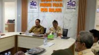 Pj Wali Kota Malang saat rakor dan evaluasi bersama Satpol-PP. (afi) - Pj Wali Kota Malang Soroti Isu Prioritas di Empat OPD, Bertekad Tuntaskan Secepatnya