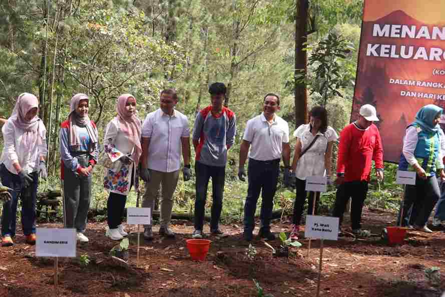 Pj Wali Kota Batu Komitmen Membangun Agroforestry Kopi Lereng Gunung Arjuna