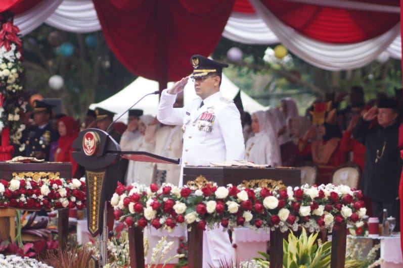 Pj. Wali Kota Aries Agung Bertindak sebagai Inspektur Upacara HUT ke-79 RI di Kota Batu