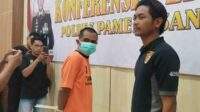 Polres Pamekasan saat membawa tersangka MS. (SERU.co.id/udi) - Ajak Duel Carok dan Ancam Setubuhi Keluarga H. Her, Polres Pamekasan Amankan Warga Blumbungan