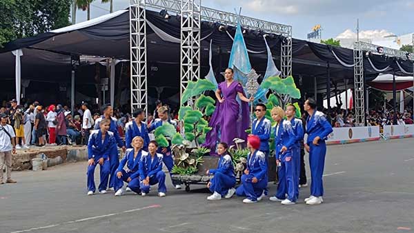 Raisa Andriana saat tampil di Grand Carnival JFC 2024. (Seru.co.id/amb) - Raisa dan Tiara Meriahkan JFC 2024, Ikut Catwalk Sejauh 3,6 Kilometer
