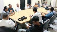 Rapat persiapan pemberangkatan tim Porwanas PWI Jatim. (ist) - 100 Jurnalis Siap Perkuat Kontingen Jatim di Porwanas XIV Kalsel