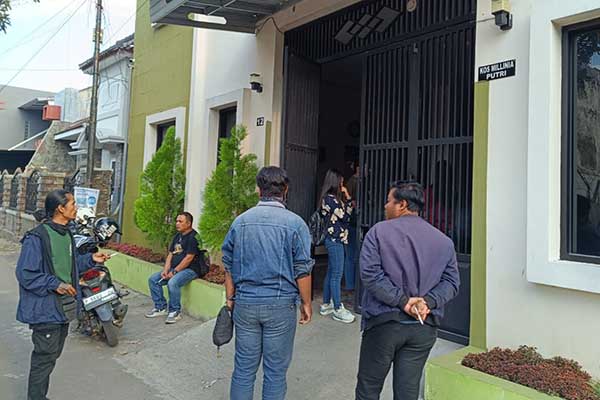 Rumah kos viral di Jember yang pemiliknya diduga suka aniaya kucing dan intip cewek. (Seru.co.id/amb) - Viral, Pemilik Kos di Jember Diduga Suka Aniaya Kucing dan Intip Penghuni Cewek