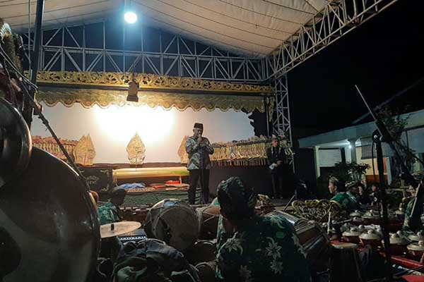 Saat Bupati Malang, HM Sanusi memberi sambutan. (ist) - Sanusi Minta Warga Kabupaten Malang Lestarikan Tradisi Bersih Desa