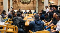 Saat influencer dan media gathering disalah satu cafe di Kecamatan Singosari. (wul/ono) - Melalui Influencer dan Awak Media, Lathifah Dongkrak Popularitas dan Elektabilitas