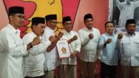 Salah satu bakal calon Bupati Pamekasan saat mendaftarkan diri pada Partai DPC Gerindra Pamekasan beberapa waktu lalu. (SERU.co.id /udi) - Dugaan Mahar untuk Rekom Bacabup hingga Miliaran Terpa DPC Gerindra Pamekasan