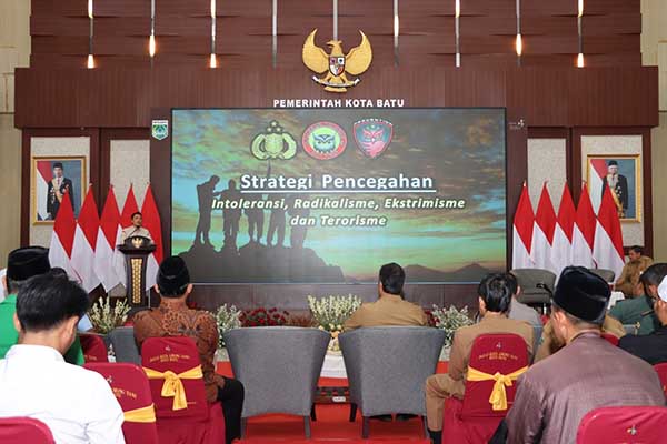 Sosialisasi Pencegahan dan Penanganan Radikalisme serta Terorisme di Balai Kota Among Tani. (ist) - Sosialisasi Pencegahan dan Penanganan Radikalisme serta Terorisme di Pemkot Batu