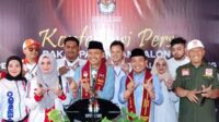 Wahyu Hidayat - Ali Muthohirin (WALI) saat menjawab pertanyaan awak media di KPU Kota Malang. (rhd) - Didukung 13 Partai, Wahyu Hidayat - Ali Muthohirin (WALI) Daftar ke KPU Kota Malang