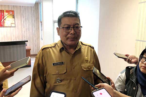 Wakil Bupati Malang, Didik Gatot Subroto, setelah mengikuti rapat koordinasi terkait penanganan gate 13. (wul) - Forkopimda, PT Waskita dan Keluarga Korban Tragedi Kanjuruhan Sepakati Empat Poin Gate 13