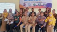 Babinsa Koramil Kedungkandang dukung lingkungan sehat melalui Deklarasi STBM. (ist) - Babinsa Koramil Kedungkandang Dukung Lingkungan Sehat melalui Deklarasi STBM