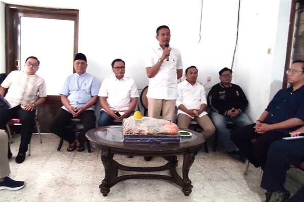 Calon Wali Kota Malang, Wahyu Hidayat memaparkan visi misinya disela launching Rumah Pemenangan WALI. (rhd) - Launching Rumah Pemenangan, WALI Matangkan Kemenangan Pilkada 2024