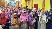 Emak-emak Majelis Cinta Umat memanjatkan doa untuk kemenangan Abah Anton kembali memimpin Kota Malang. (ist) - Tak Hanya Istighosah, Emak-emak Majelis Cinta Umat Dukung Abah Anton