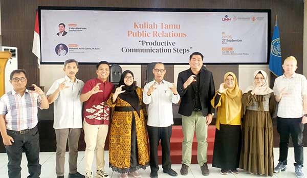Jajaran Prodi Komunikasi UMM dengan PT Volvo. (ist) - Kuliah Tamu Presiden Direktur Awali Kemitraan Komunikasi UMM dengan PT Volvo