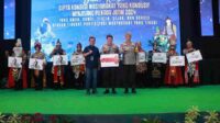 Kapolda Jatim Irjen Pol Imam Sugianto dalam acara pembekalan kepada 7 ribu lebih personel Bhabinkamtibmas amankan pilkada jatim. - Kapolda Berikan Pembekalan Pengamanan PIlkada 2024 kepada Tujuh Ribu Lebih Bhabinkamtibmas se-Jatim