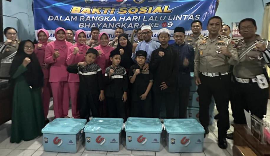 Rangkaian HUT ke-69 Lalu Lintas, Ditlantas Polda Jatim Gelar Baksos dan Anjangsana