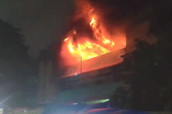 Kebakaran di pasar Comboran, Kota Malang. (ist) - Pasar Comboran Kota Malang Terbakar
