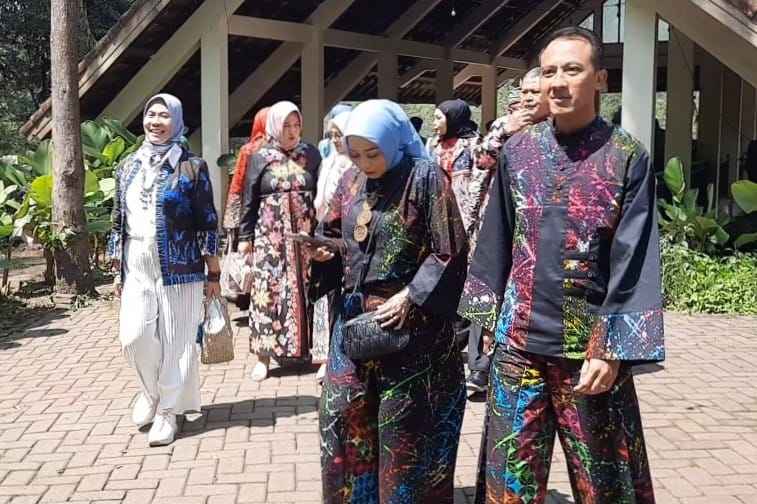 Serunya Fashion In The River Disparta Batu di Wana Wisata Coban Talun