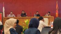 Ketua Bawaslu Kota Malang bersama jajarannya. (rhd) - Bawaslu Kota Malang Bersinergi Bersama Beberapa Pihak Wujudkan Pilkada Berintegritas