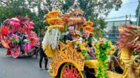 Kirab maskot diikuti sekitar 498 peserta yang terdiri dari penyelenggara teknis komisioner PPK Kecamatan dan jajaran PPS tingkat Desa. (Seru.co.id/aza) - KPU Situbondo Gelar Kirab Maskot si Mesi untuk Pilkada Serentak 2024