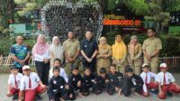 Pj. Wali Kota Batu Berikan Apresiasi Guru Inspiratif SDN Sumbergondo 2 Atas Dedikasinya